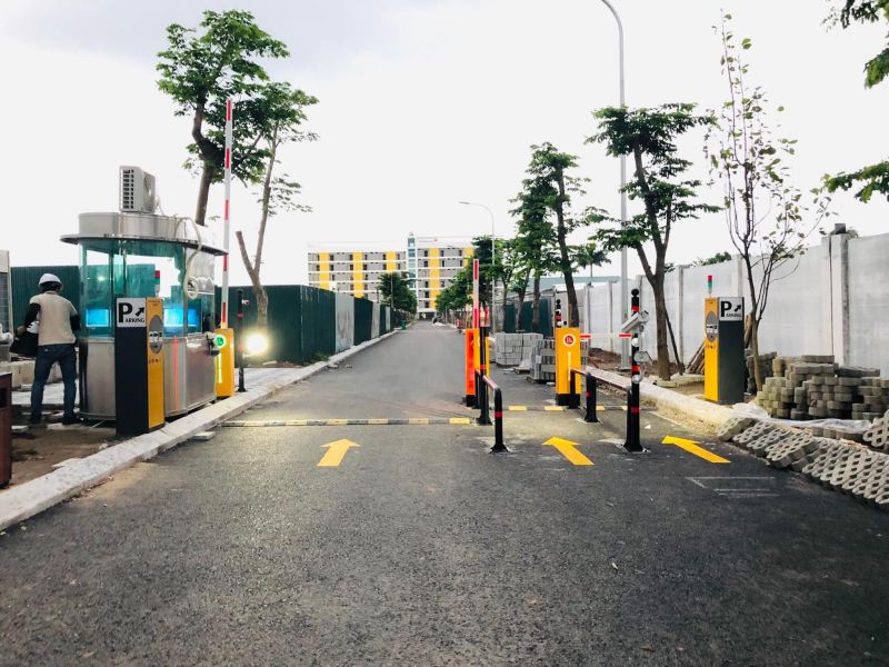 Trường CĐ Công nghệ BKHN ( cổng Trong )