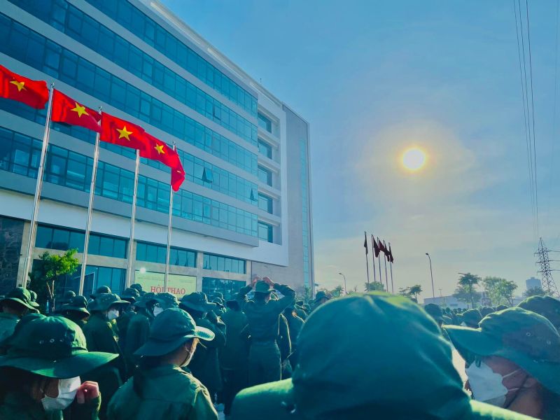 Trường CĐ Công nghệ BKHN ( cổng chính )